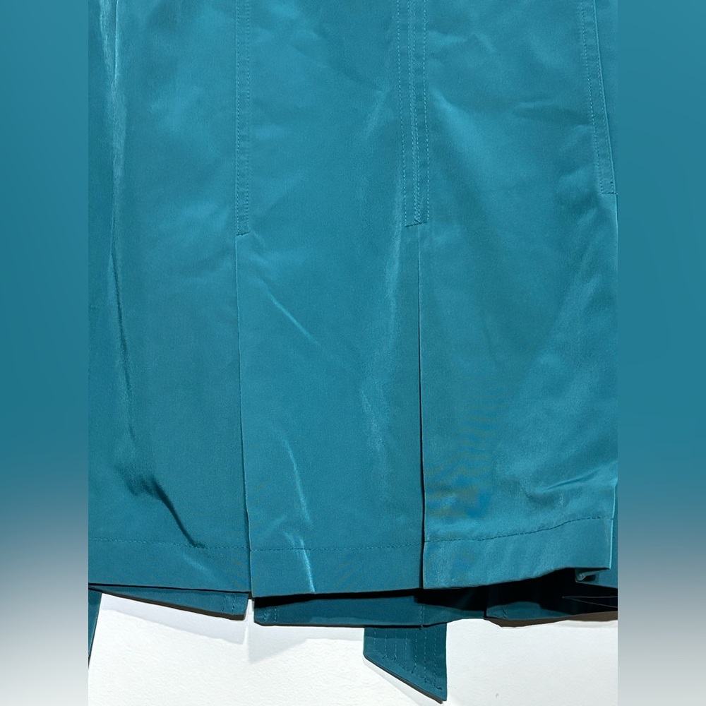 London Fog Women's Teal Trench Coat
Raincoat size M - Picture 4 of 15